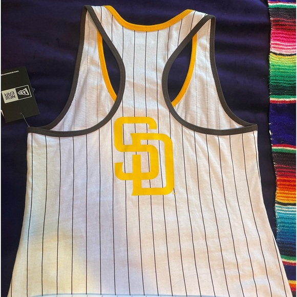 San Diego Padres cropped tank top. - Picture 3 of 3